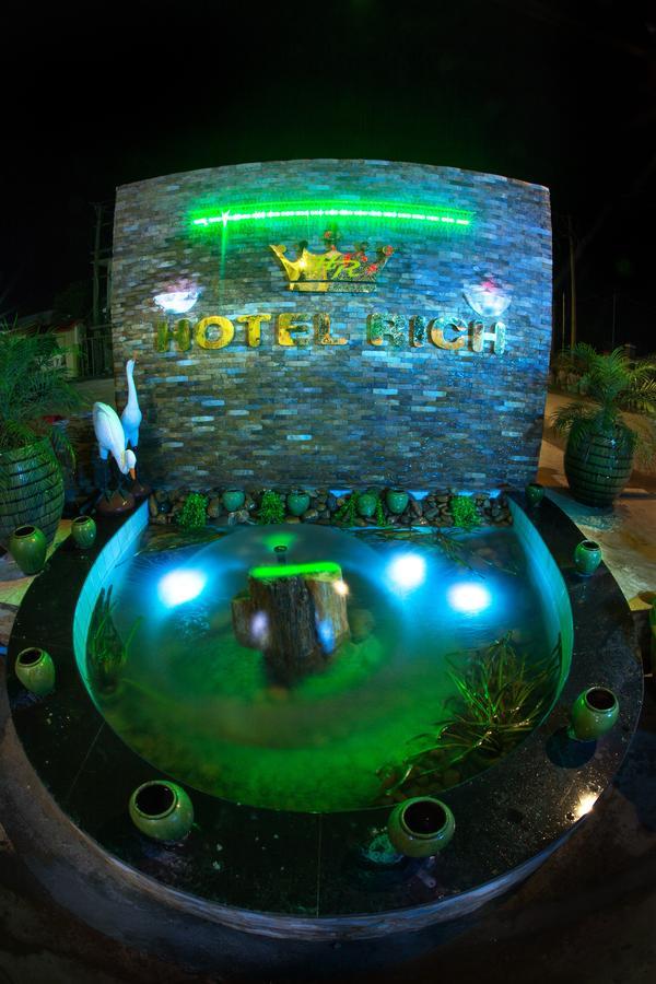פי או לואה Hotel Rich מראה חיצוני תמונה